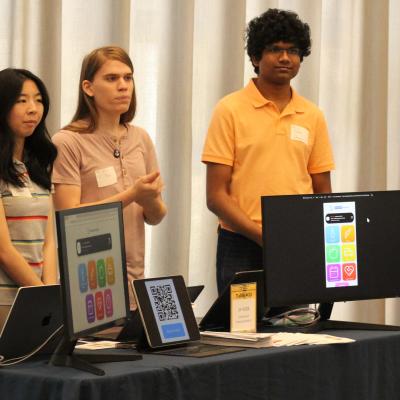 The student team presents their app to Judge and School of Computing Instruction Lecturer Ronnie Howard at the CS Junior Design Capstone Expo. Photos by Gregory White.
